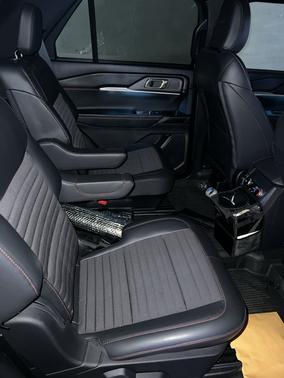 2025 Ford Explorer ST-Line RWD