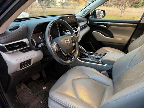 2020 Toyota Highlander Platinum