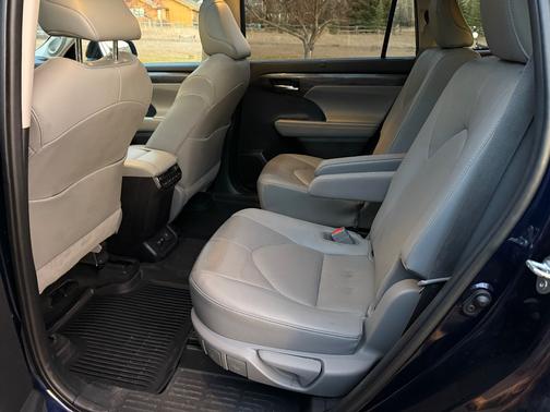 2020 Toyota Highlander Platinum