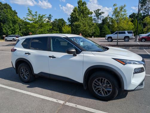 White 2023 Nissan Rogue S
