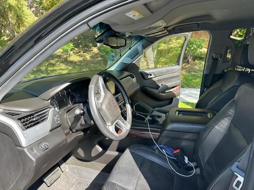 Black 2017 GMC Yukon SLT