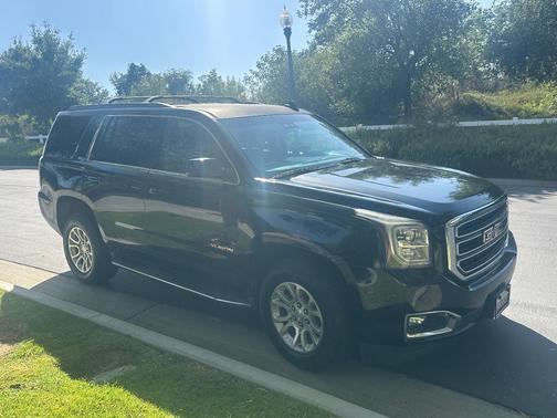 Black 2017 GMC Yukon SLT