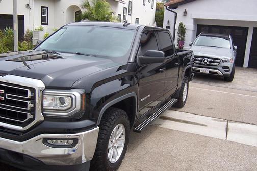 Black 2018 GMC Sierra 1500 SLE