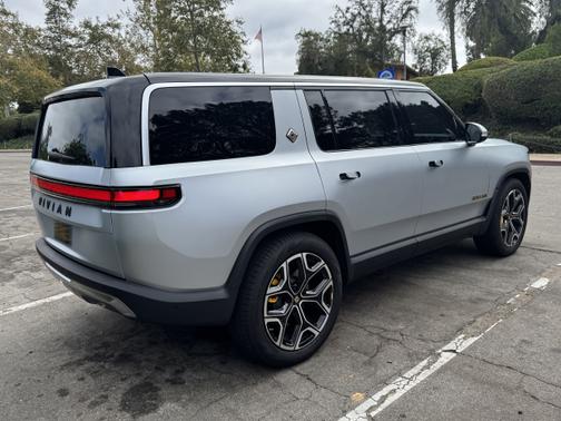 2023 Rivian R1S Launch Edition