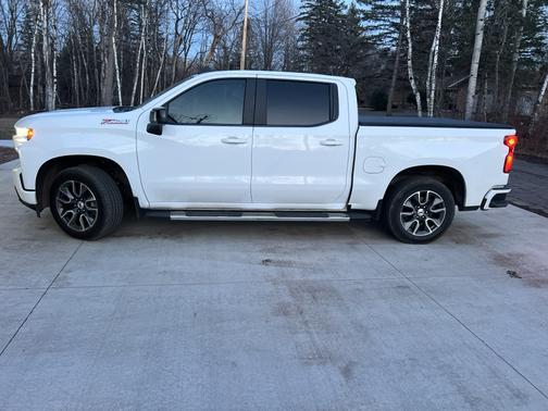 White 2021 Chevrolet Silverado 1500 RST