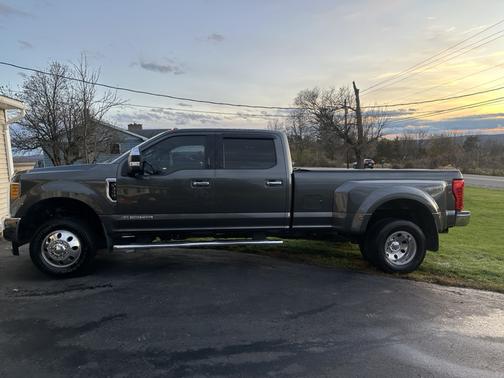 2017 Ford F-350 Lariat
