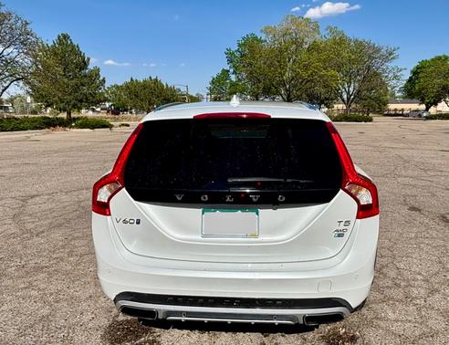 White 2018 Volvo V60 Cross Country T5