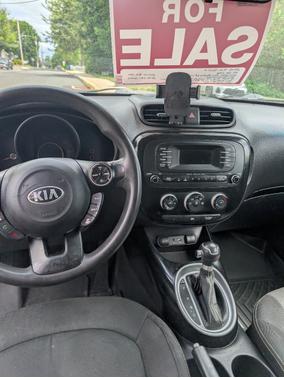 Green 2015 Kia Soul +