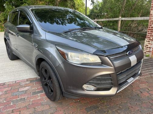 Gray 2014 Ford Escape SE