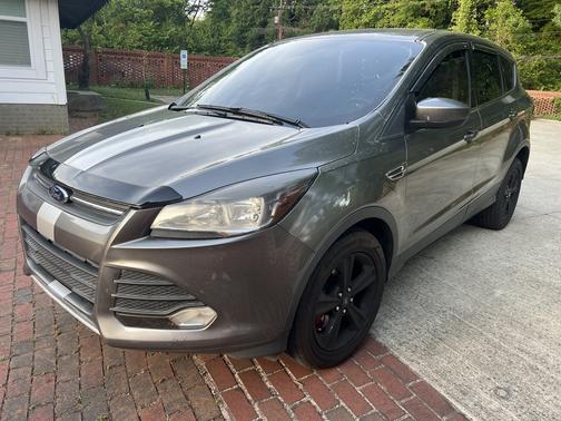 Gray 2014 Ford Escape SE