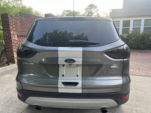 Gray 2014 Ford Escape SE