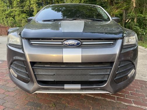 Gray 2014 Ford Escape SE