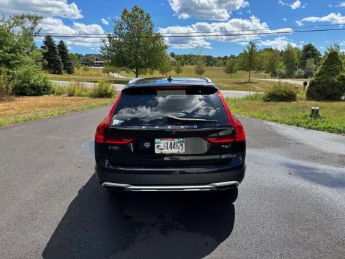 2018 Volvo V90 Cross Country T6