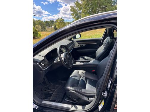 2018 Volvo V90 Cross Country T6