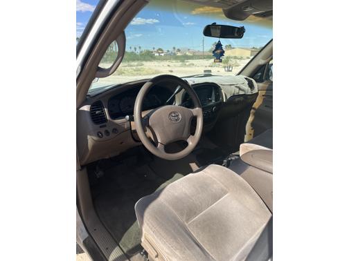 2004 Toyota Sequoia SR5