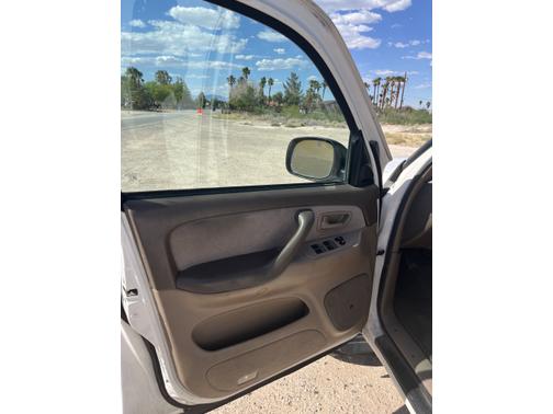 2004 Toyota Sequoia SR5