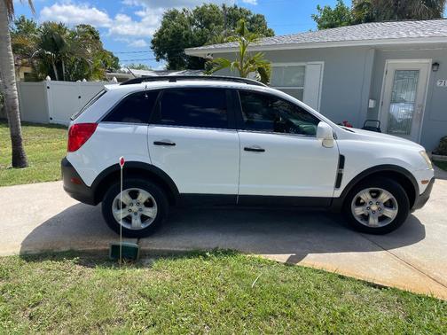 White 2014 Chevrolet Captiva Sport 1LS