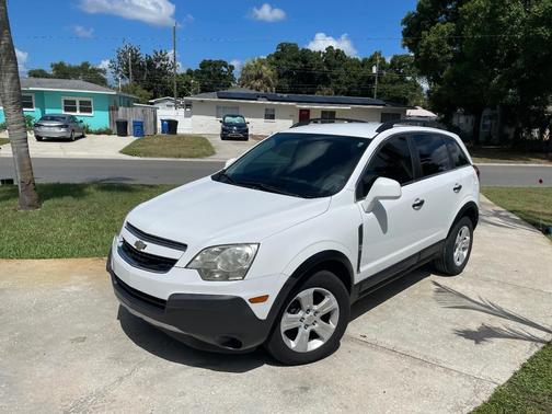 White 2014 Chevrolet Captiva Sport 1LS
