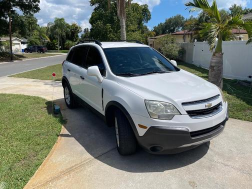 White 2014 Chevrolet Captiva Sport 1LS