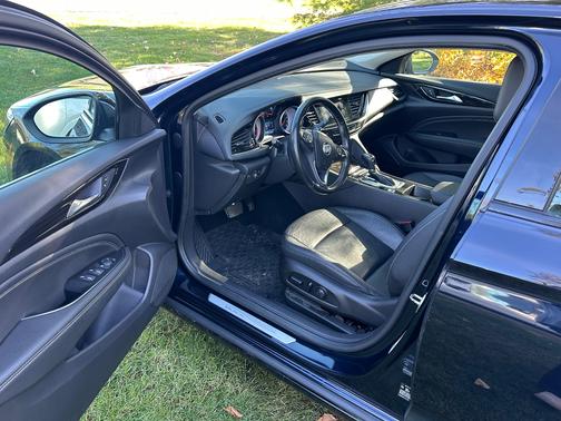 2018 Buick Regal Sportback Essence