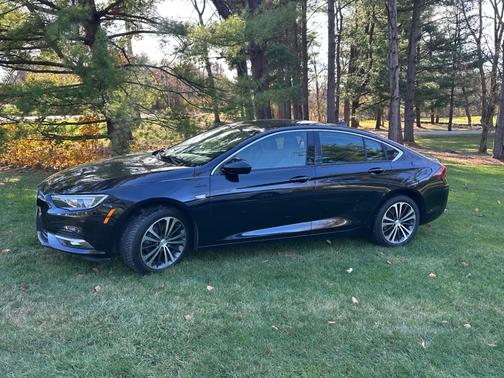 2018 Buick Regal Sportback Essence