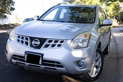 Silver 2012 Nissan Rogue SV w/SL Pkg