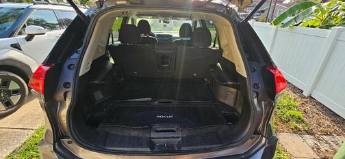 Gray 2018 Nissan Rogue SV