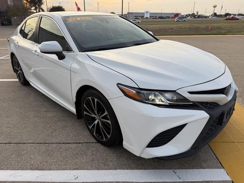 2019 Toyota Camry SE