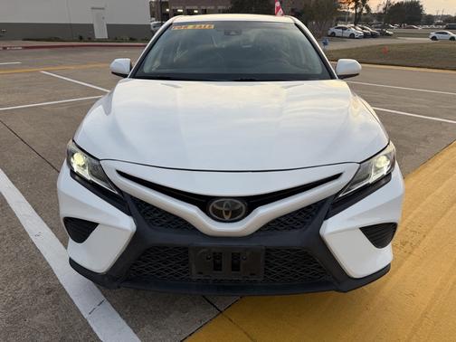 2019 Toyota Camry SE