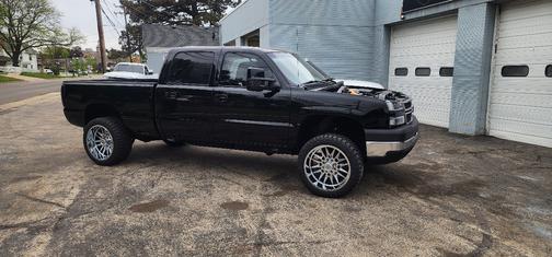 Black 2004 Chevrolet Silverado 2500 LT H/D Crew Cab