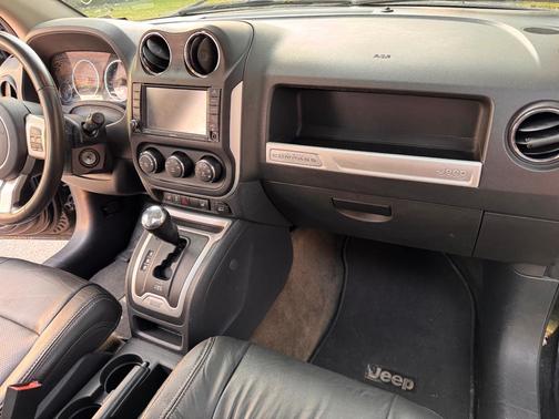 Black 2016 Jeep Compass Latitude