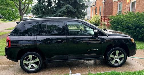Black 2016 Jeep Compass Latitude