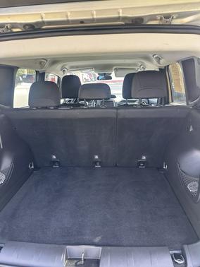 Silver 2019 Jeep Renegade Sport