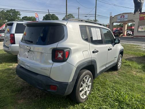 Silver 2019 Jeep Renegade Sport