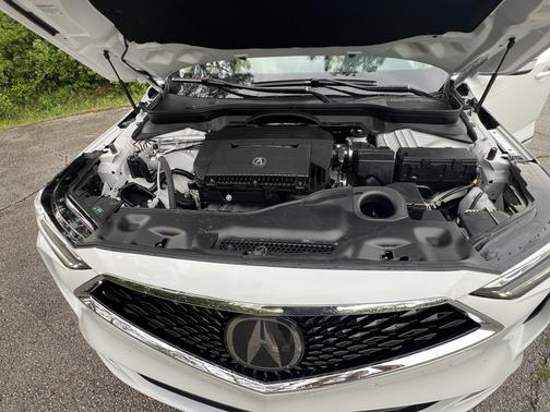 White 2022 Acura MDX Advance Package