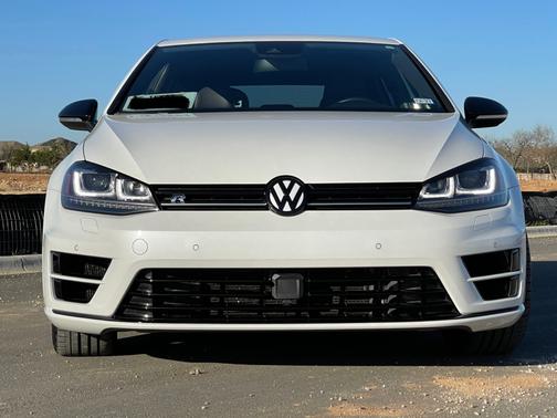 2016 Volkswagen Golf R 4-Door
