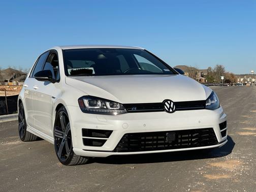 2016 Volkswagen Golf R 4-Door