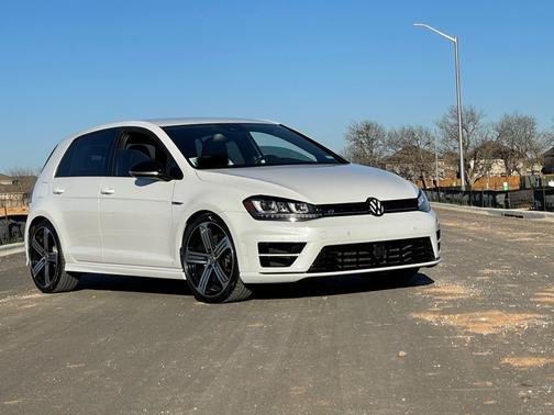 2016 Volkswagen Golf R 4-Door