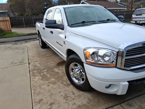 2006 Dodge Ram 2500 Laramie Mega Cab