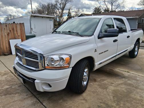 2006 Dodge Ram 2500 Laramie Mega Cab