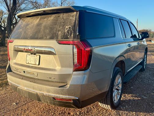 2023 GMC Yukon XL SLT