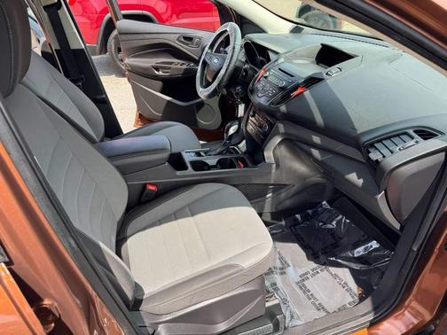 Brown 2017 Ford Escape SE