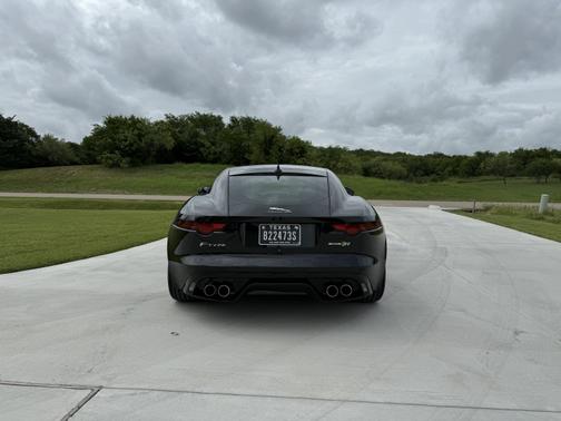 2018 Jaguar F-TYPE R