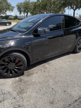Black 2023 Tesla Model Y Performance