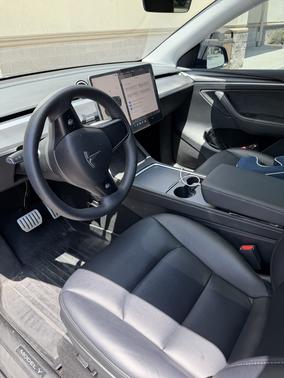 Black 2023 Tesla Model Y Performance