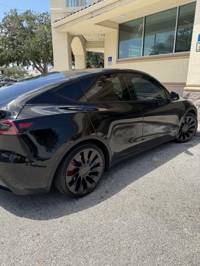 Black 2023 Tesla Model Y Performance