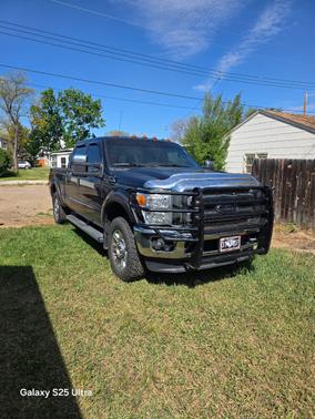 Black 2015 Ford F-250 Lariat