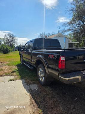 Black 2015 Ford F-250 Lariat
