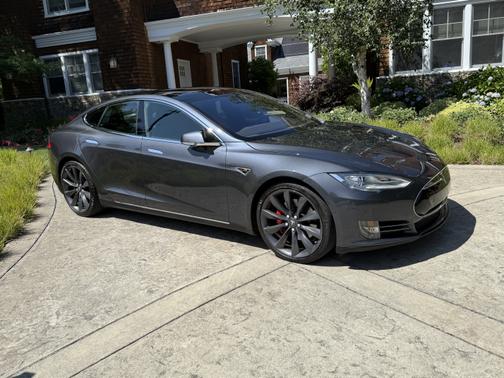 2015 Tesla Model S P90D