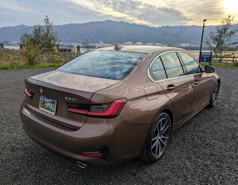 2019 BMW 330 i